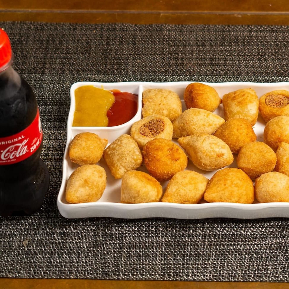 Salgados 15 gramas , você escolhe os sabores ao seu desejo com:   -----tags-------- Grátis,frete grátis,entrega rápida,coxinha,desconto,oferta,salgadinhos,melhor preço, 4,99,promoção