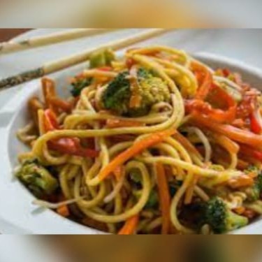 Macarrão e legumes.