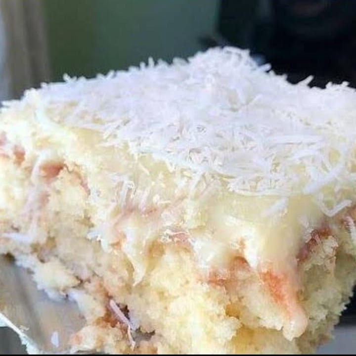 Bolo gelado de cocô, bolo gelado de chocolate, bolo gelado de leite Ninho, bolo gelado de amendoim, bolo gelado de maracujá, bolo gelado de Abacaxi, bolo gelado limão, bolo gelado de doce de leite com ameixa