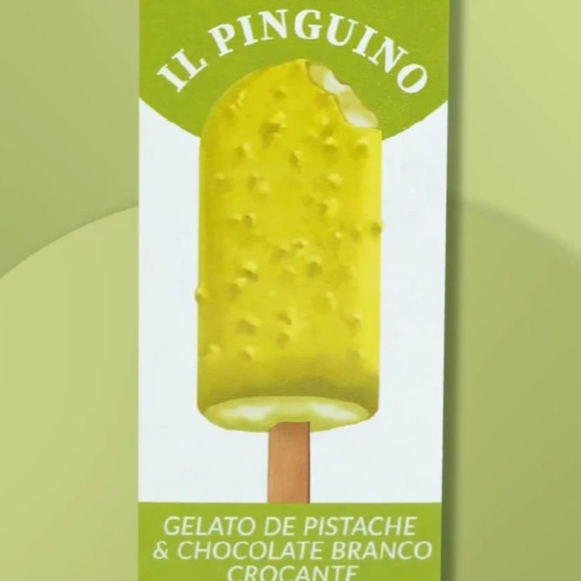 Nosso gelato de Pistache no palito coberto com uma casquinha crocante de chocolate branco de Pistache.