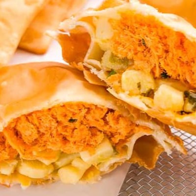 Escolha 3 sabores e até 5 acompanhamentos!