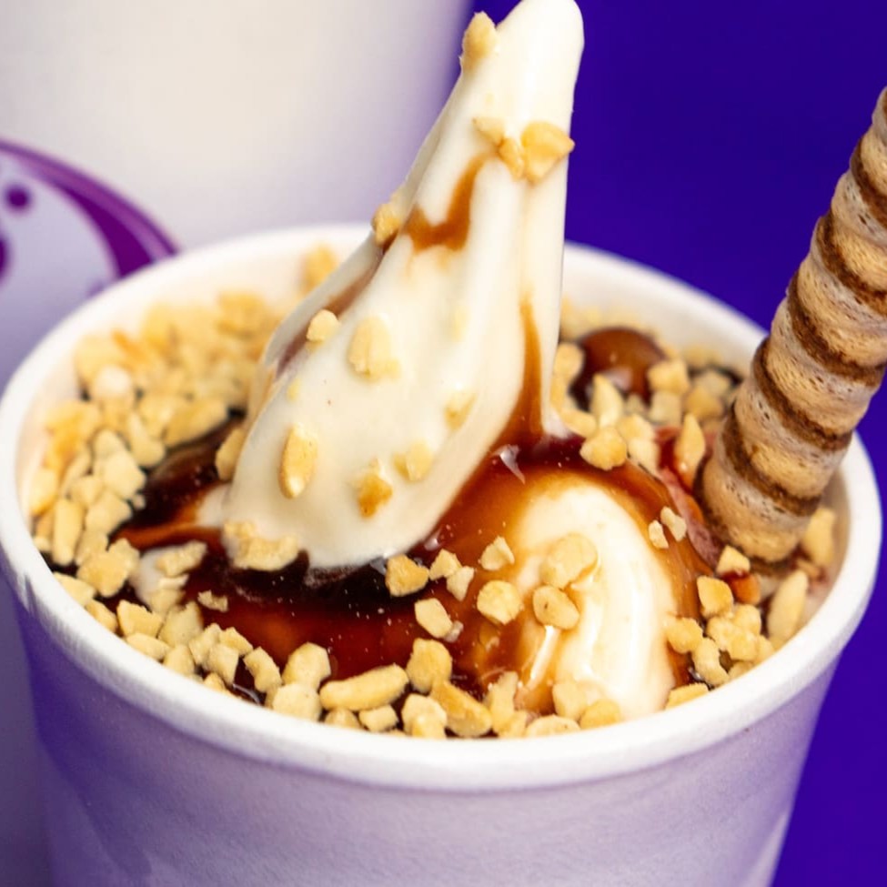 Super Sundae Premium Delicioso, Com Vários Sabores À Sua Escolha!   Um Super Sundae Premium, Cheio De Sabores Incríveis, Feito Sob Medida Para Você!   Peça Logo O Seu E Se Deleite Com Essa Delícia!