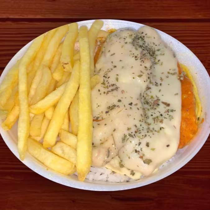 Nossa marmita de Filé de Frango A Parmegiana: Escolha Seus Acompanhamentos: