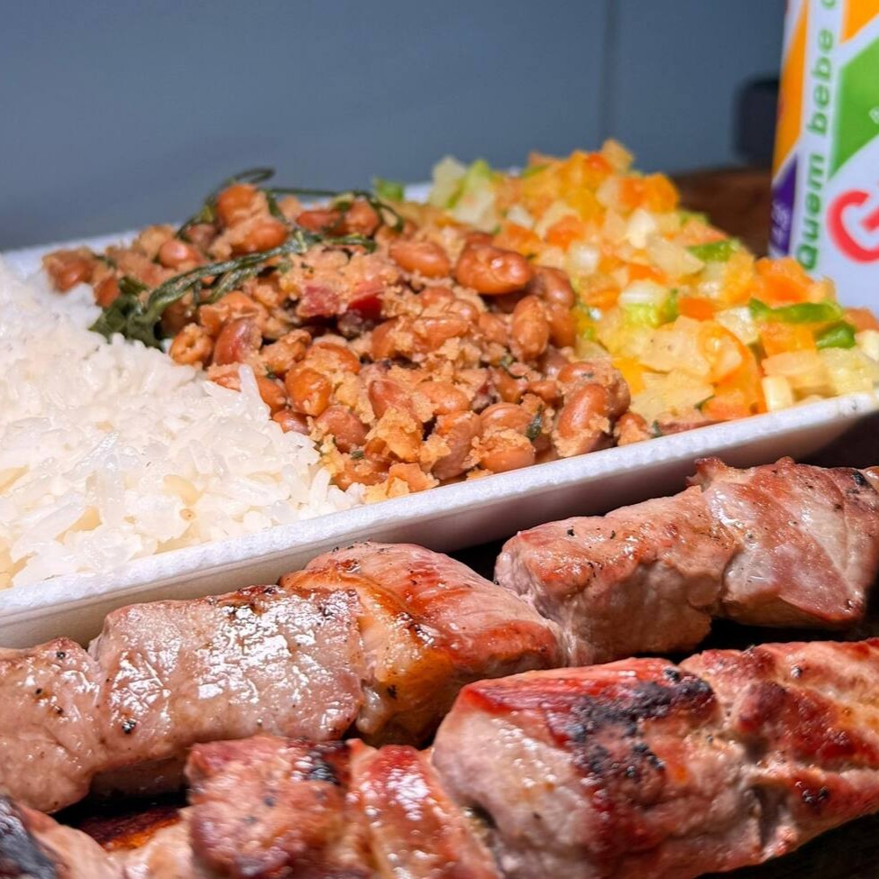 1 Jantinha Completa + 2 Espetos + 1 Guaravita