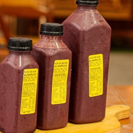 O açaí é um fruto rico em antioxidantes, vitaminas e minerais muito popular no Brasil.  Entãoo, que tal juntar o útil e agradável dessa maravilha com nosso Suco de Açaí! Você pode desfrutar de diversos benefícios dessa delícia para boa forma e saúde! *Batido com morangos e bananas 100% frutas.