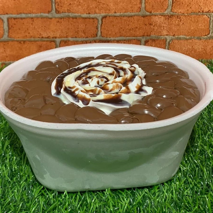 Delicioso Açai com Nutella, Calda de chocolate, Leite condensado e Chantilly.
