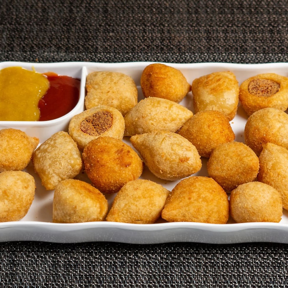 Salgadinhos delicios e preparados com os melhores ingredientes para saciar sua fome.   Coxinha,Queijo,Queijo com alho,presunto,calabresa, enroladinho de salsicha