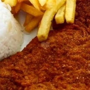 Acompanha: Arroz, Feijão, Farofa e Batata frita