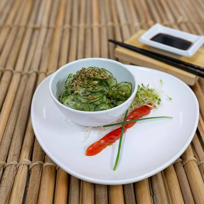 Salada de pepino agridoce com gergelim