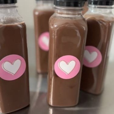 100% chocolate belga da callebaut, sem nenhum tipo de amido ou maisena! é só deixar 30 segundinhos no microondas e ser feliz com essa delícia.