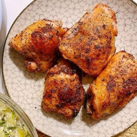 Arroz, feijão , macarrão ou arroz , sobrecoxa frita , farofa e fritas  embalagem de 500ml
