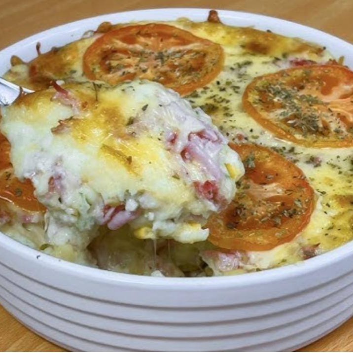 Delicioso & Saboroso Escondidinho de Bauru + Arroz + Batata Palha + Coca-Cola 200ml