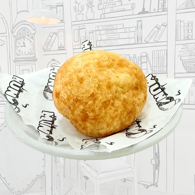 Pão de Queijo Artesanal  feito com queijo Meia cura e mussarela como você nunca viu.