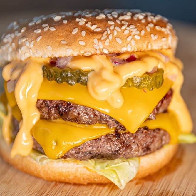 Artesanal aladin + batata frita e refrigerante lata