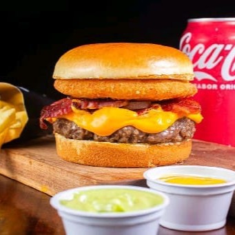 Duplo cheese + batata individual + Cola Cola lata