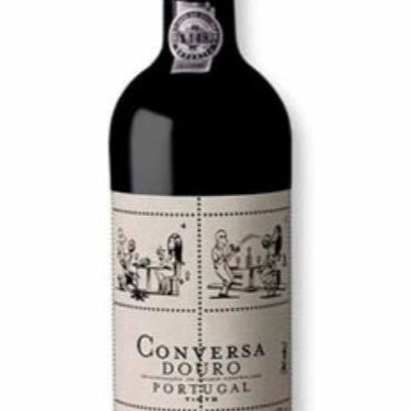 Um vinho feito para o prazer da boa mesa que procura harmonia e equilíbrio para todos os dias e não apenas para momentos especiais. Um vinho que apetece; com uma boa estrutura de taninos e caráter do Douro, encanta pela sua jovialidade e frescura!  Tipo do Vinho: Tinto Uva: Touriga Franca, Touriga Nacional, Tinta Roriz, Tinta Amarela e outras Volume: 750ml Teor Alcoólico: 13% Vinícola: Niepoort Amadurecimento: Parte do vinho passa 12 meses em barricas de carvalho francês. Potencial de Guarda: Vinho para beber jovem Temp. De Serviço: 16c a 16c Visual: Vermelho rubi intenso Olfativo: Expressivo no aroma, apresenta algumas nuances florais e de frutos silvestres, dominados por um perfil balsâmico fresco Gustativo: Em boca é elegante, com um caráter mineral. Vinho Como Eu Vejo: Encorpado, Equilibrado, Complexo, tânico Momento de Consumo: Jantar a dois, Comemoração, Presentear, Região: Douro