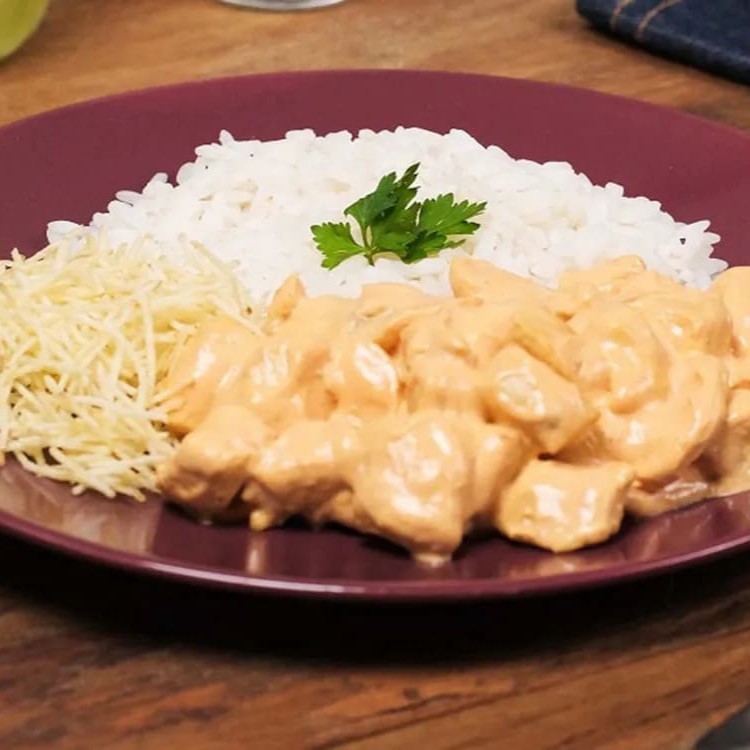 Arroz-strogonoff de frango e batata palha embalagem de 500ml