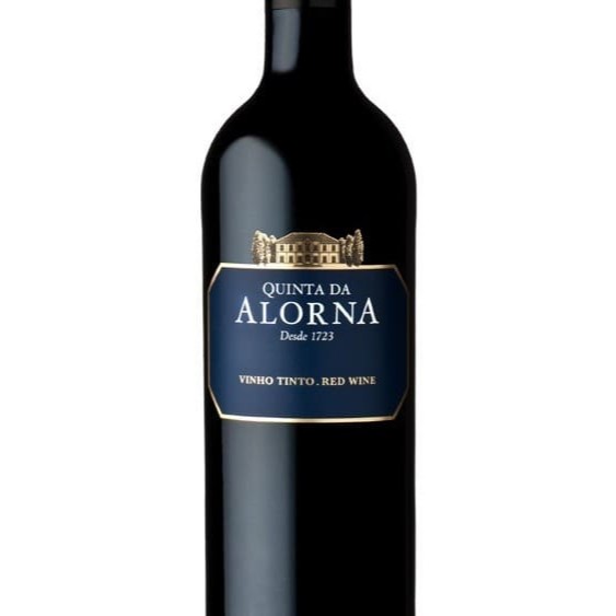 Região: Tejo (Portugal)   Produtor: Quinta da Alorna Premiações 2018 - 90 pontos Revista Adega 2017 - Best Buy Revista Gosto 2014 - Medalha de Prata Vinalies Internationales Concours des Oenologues de France  2012 - Medalha de Ouro Challenge International du Vin Prova: Este vinho de cor granada possui um aroma com notas de frutas vermelhas maduras e um ligeiro toque de madeira. Na boca, é um tinto encorpado e redondo, com taninos suaves. Enólogo: Martta Simões Teor Alcoólico: 13,50% Casta: Tinta Roriz, Castelão, Alicante Bouschet e Syrah Volume: 750 ml