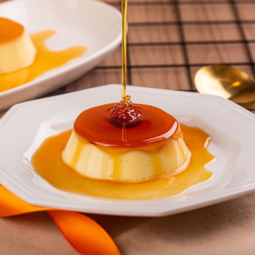 Deliciosamente Doce e Geladinho, coberto por uma Calda Apetitosa e Brilhante de Caramelo. (Capacidade de 120ml).