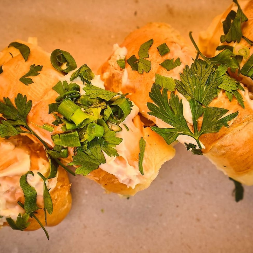 Pão de alho feito com uma massa especial , e os melhores igredientes na sua fabricaçao!