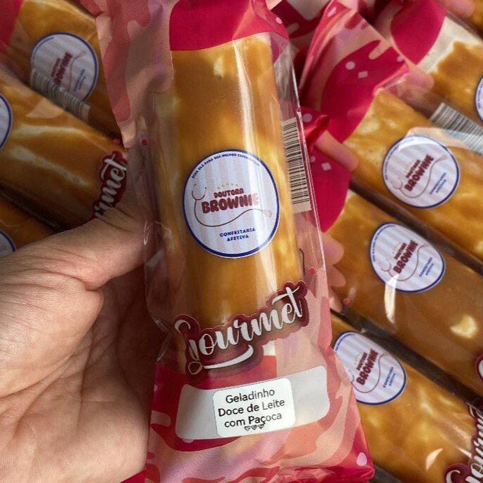 Geladinho feito com pacoquita trufado com doce de leite argentino. Sabor de festa junina o ano todo!