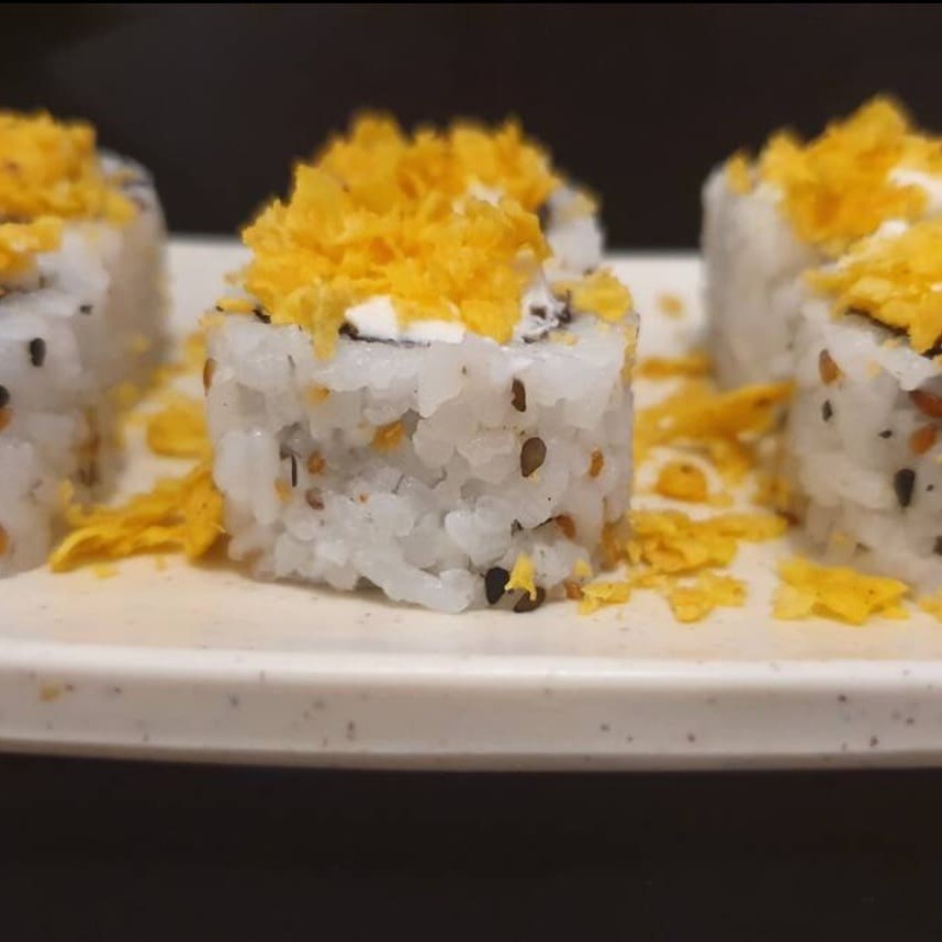 Salmão, cream cheese, cebolinha e Doritos