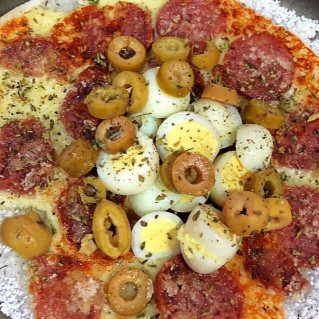 Deliciosa Tapioca com recheio de Salame. Acompanha Queijo e adicionais conforme a sua escolha. Foto ilustrativa.