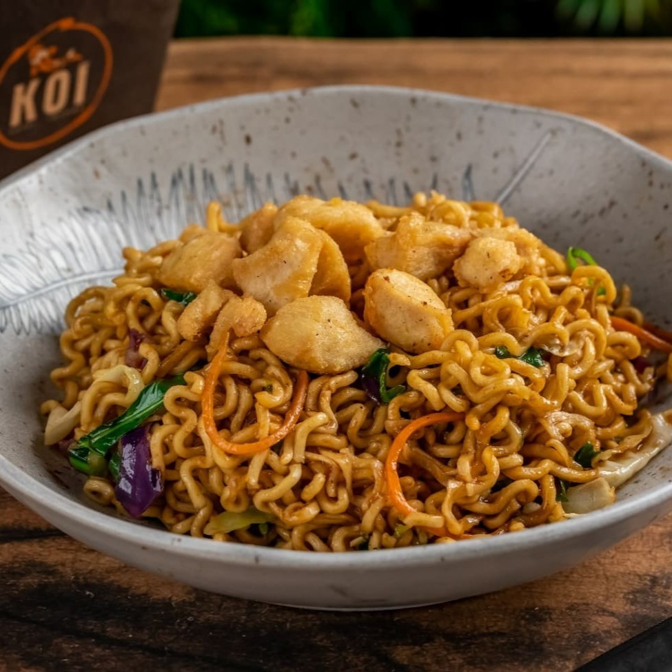 Macarrão japonês com legumes salteados no shoyu com Frango - 400g    ----------tags------------- Sushi/japa/culinária japonesa/sushi em casa / promoções/makimonos/Philadelphia/filadélfia/hot filadélfia/ hot Philadelphia/sunomono/entre grátis/combinados/Carpaccio/cevite/sashimi de salmão/sushi por 1 real / promoção de hot/temaki/yakissoba