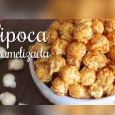 Deliciosa pipoca caramelizada feita com milho importado mushroom e caramelo especial pacote zip 100g