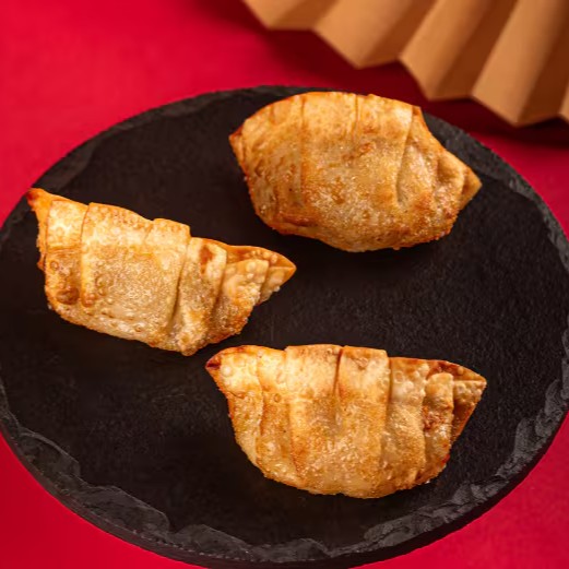 Item tradicional (dumpling) da culinaria japonesa, recheado com carne bovina ou carne suína.