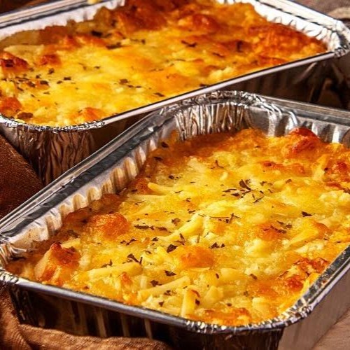 Delicie-se com nosso irresistível escondidinho de frango. Peça agora e experimente essa explosão de sabores!! Aprox 220g