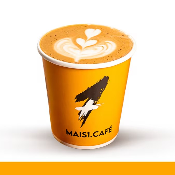 Desfrute do nosso 'Cappuccino Italiano', uma bebida quente de 220ml, que apresenta o melhor do café na sua forma mais tradicional e apreciada da Itália. Este cappuccino é feito com um espresso duplo, proporcionando uma experiência profunda e rica em sabor. O leite, cuidadosamente vaporizado, traz uma textura cremosa e suave, elevando a experiência sensorial. Uma bebida saborosa e reconfortante, perfeita para qualquer momento do Dia.