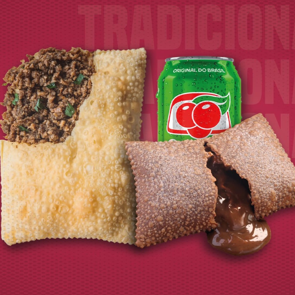 Nosso querido combo é composto por 1 delicioso Pastel Tradicional (M)+ 1 irresistível Pastel de Chocolate (P) + 1 Refrigerante lata a sua escolha