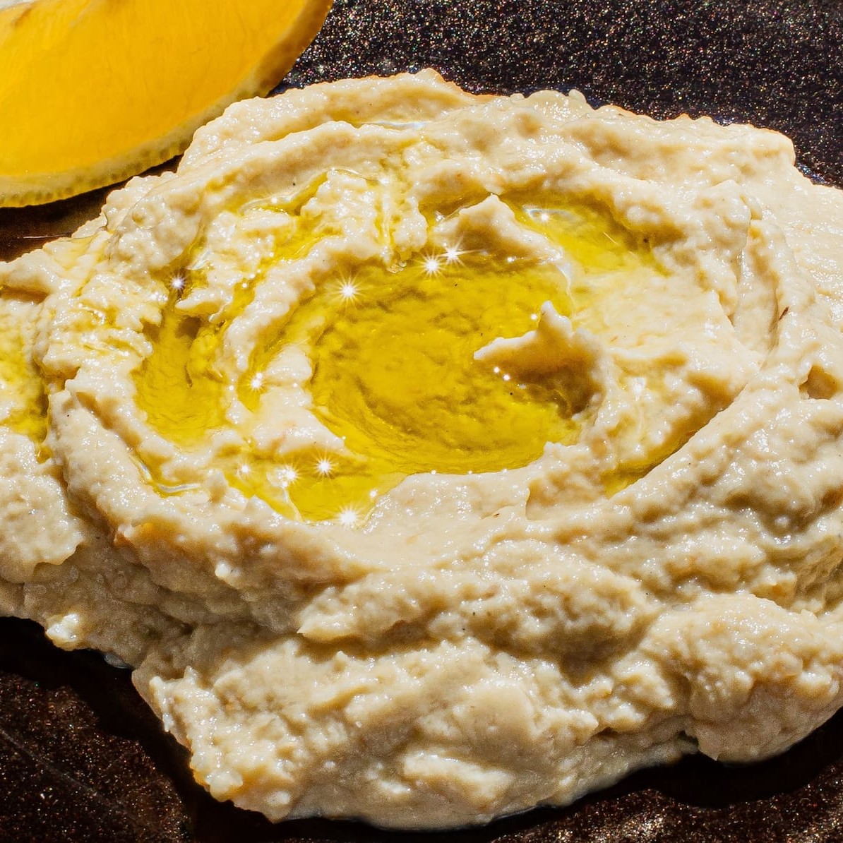 Pastinha de berinjela defumada com tahine (220g) + Pasta de grão de bico com tahine (220g).  Manter refrigerado