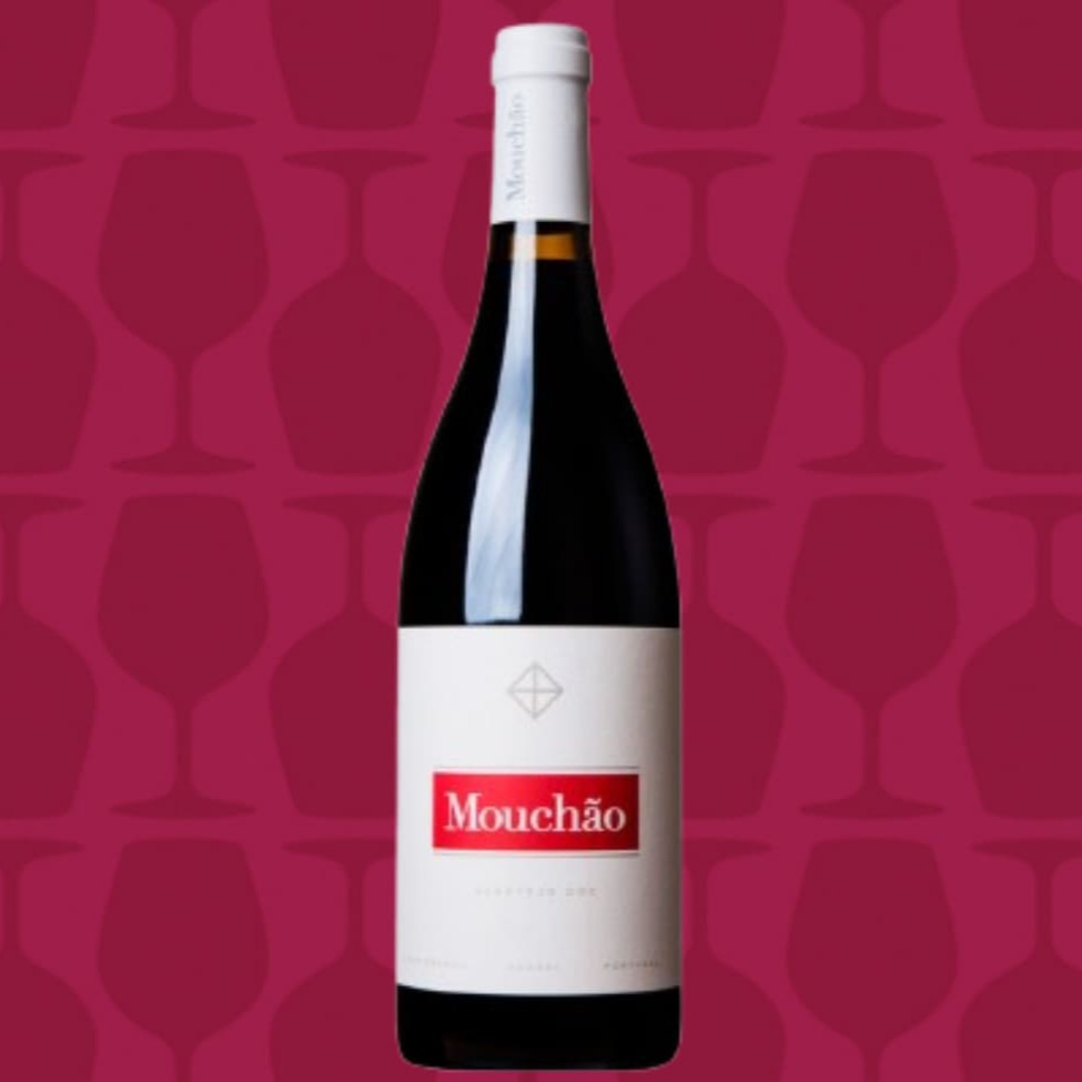 Este vinho de cor granada profunda possui um aroma complexo e fino, de compotas de frutos vermelhos e especiarias, com notas do estágio prolongado em tonéis de carvalho e madeiras exóticas. Na boca, é macio, com algum acídulo e uma marcante estrutura, onde revela toda a complexidade entre as características varietais e a maturação do vinho. Apresenta potentes taninos, embora suaves à degustação, que permitem um vinho bem equilibrado e de forte persistência.