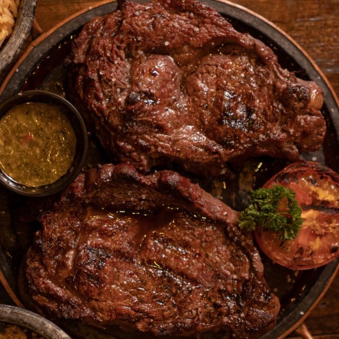 Corte clássico argentino, o ancho possui um ótimo grau de marmoreio e gordura entremeada perfeita para tornar o corte macio e suculento.