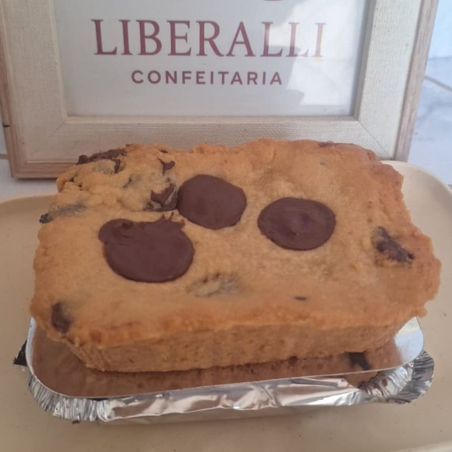 Nossa Torta Cookie está com novo formato! Massa feita com açúcar refinado, açúcar mascavo, manteiga, trigo e ovos. Recheada de Nutella Original acondicionada em uma vasilha de 220g. Indicado para fãs de cookie, Nutella e para aquela hora do lanche que pede uma sobremesa super especial.