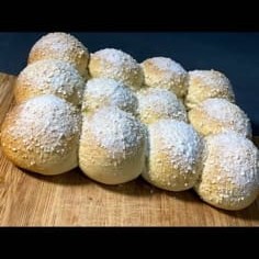 Pacote fechado de broa de coco com 15 pães