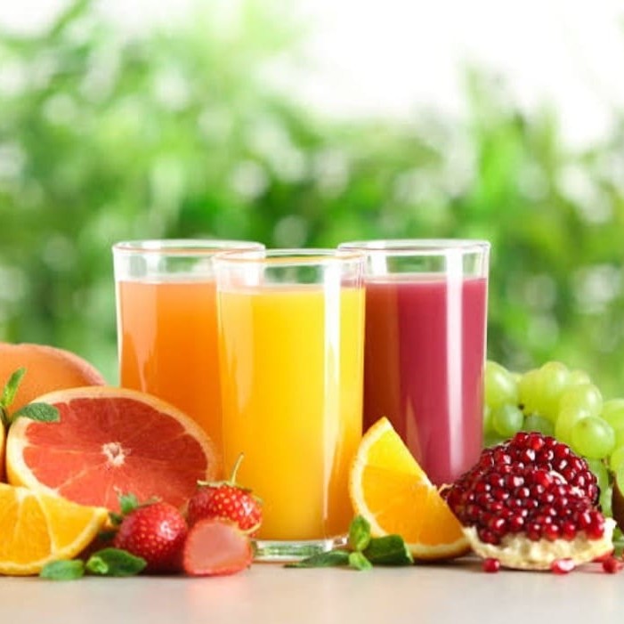 Sucos e vitaminas 300 ml (polpa da fruta) a partir de 8,90. Obs: favor indicar se deseja adoçar (açúcar ou adoçante) o suco/Vitamina pois o pedido sai Natural