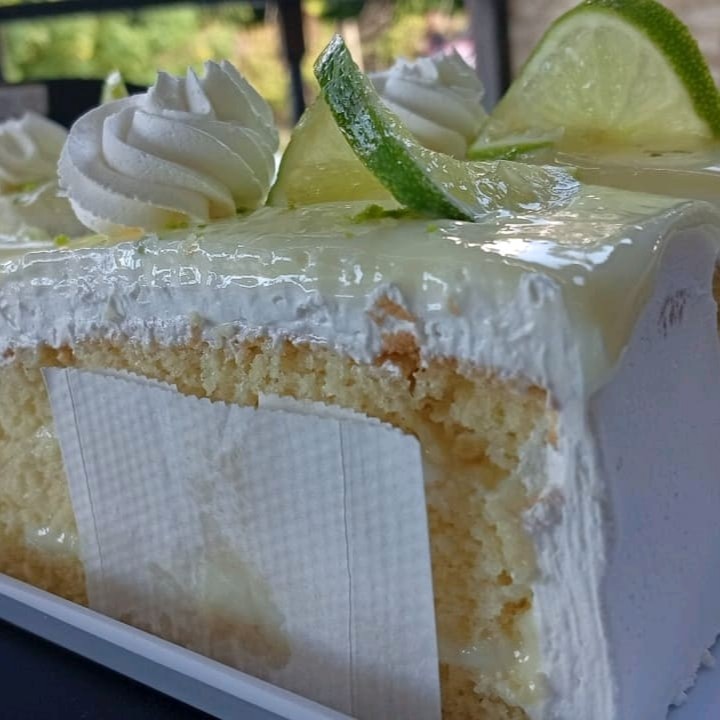 Pão de limão com receio de mousse de limão e chatily