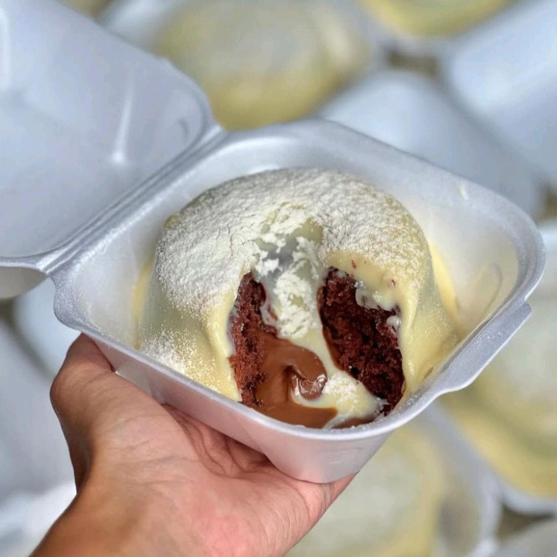 Massa de chocolate e recheio de Nutella e Ninho