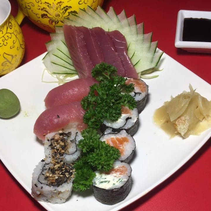 4 Sashimi De Atum + 2 Sushi De Atum +  4 Filadélfia Roll + 2 Skin Roll