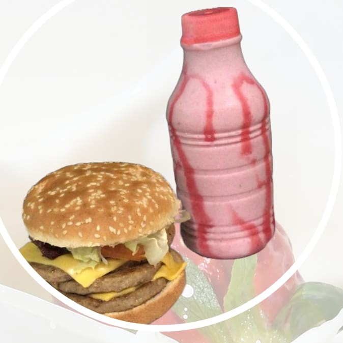 Pão , 3 carnes 3 queijos , molho verde , alface , tomate  +  1 morango ao leite de 500 Ml .