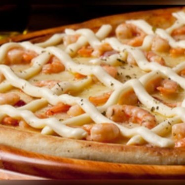 Pizza Gigante 40cm + Borda grátis: escolha o sabor da sua pizza favorita e aproveite essa deliciosa combinação perfeita para compartilhar! Ideal para reunir a família e os amigos.