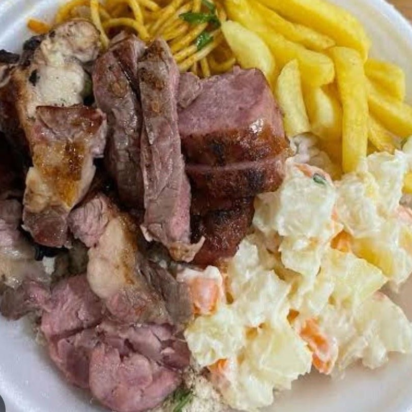 Escolha dois tipos de proteínas e até 5 acompanhamentos