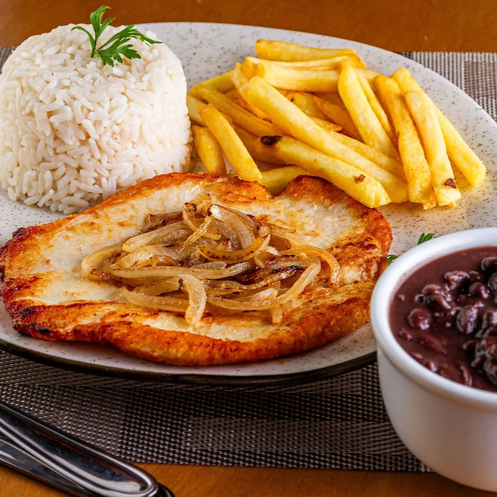 Arroz + batata frita + feijão