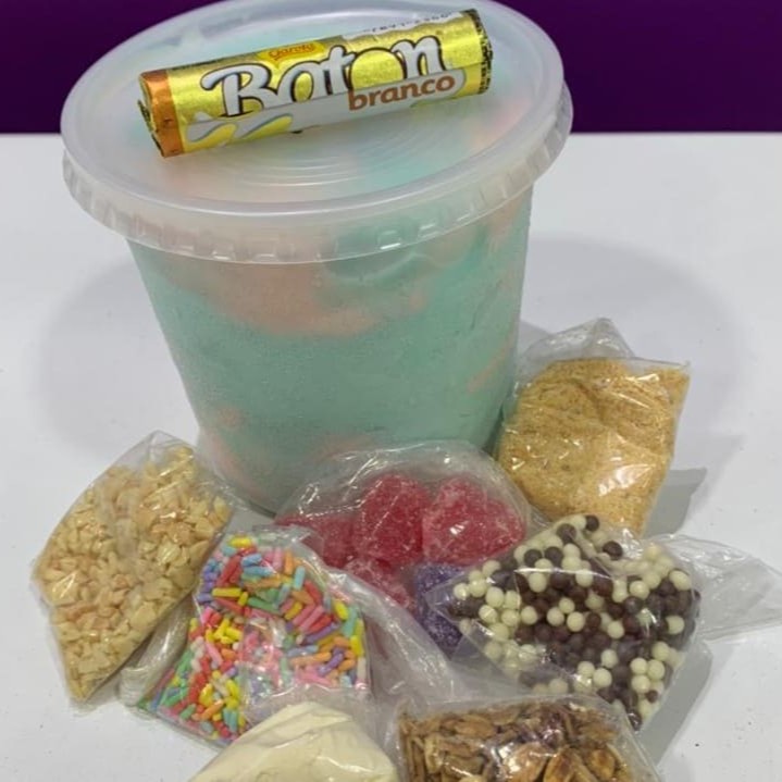 Sorvetes de vários sabores enviado no pote separado do açaí. Sorvete incrivelmente cremoso, consistente e saboroso. Prove junto com seu Vida Açaí, será uma experiência extraordinária.