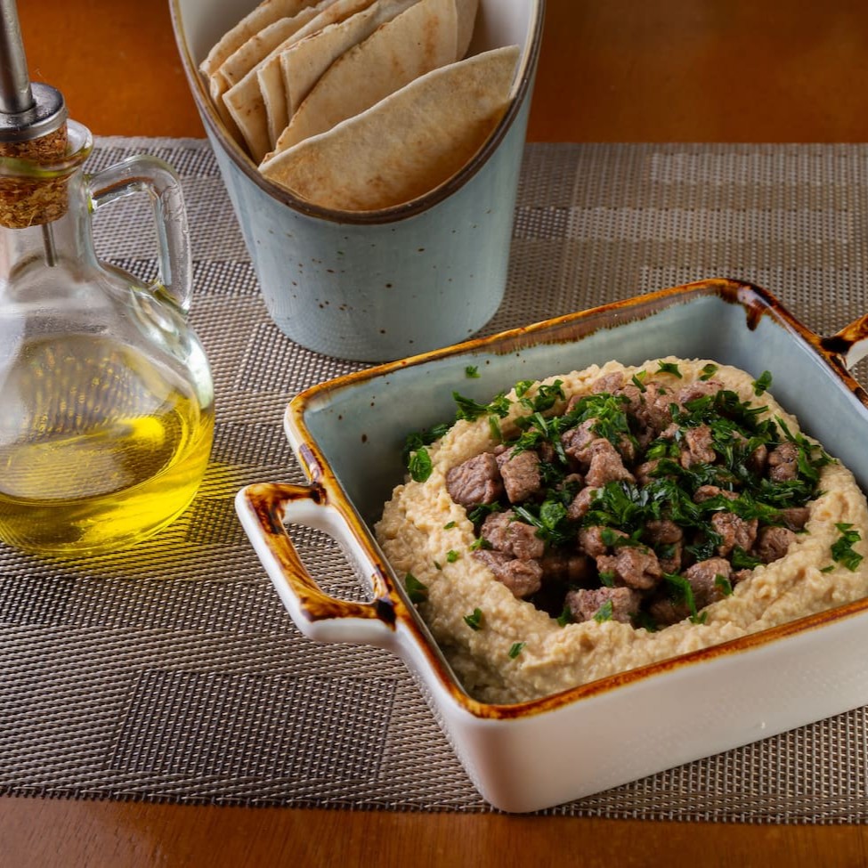 Deliciosa combinacão do nosso Hommus com Filé em Tiras