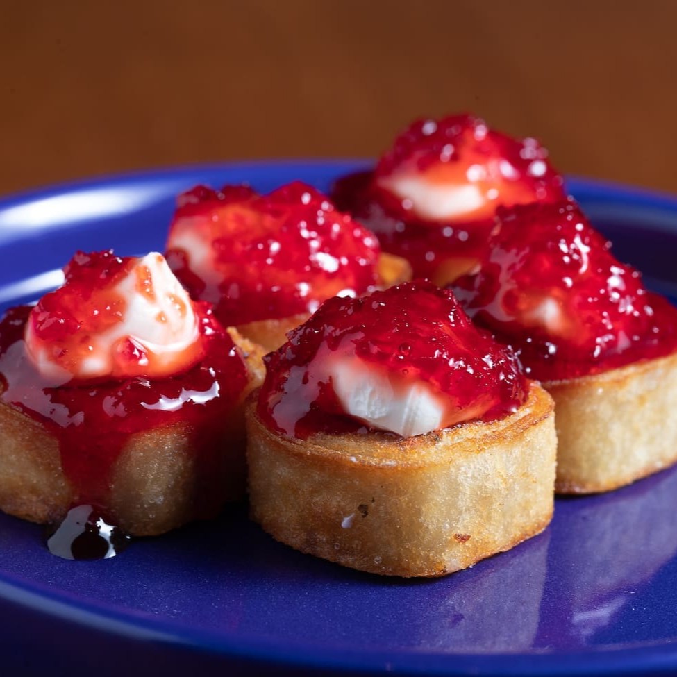 Hot roll a sua escolha na deliciosa massa fina e crocante.  Opções:  Eby haru hot (5 unid) Haru hot (5 unid) Haru hot atum (5 unid) Haru hot especial (5 unid) Haru hot brócolis (5 unid) Haru hot mix de cogumelos (5 unid)