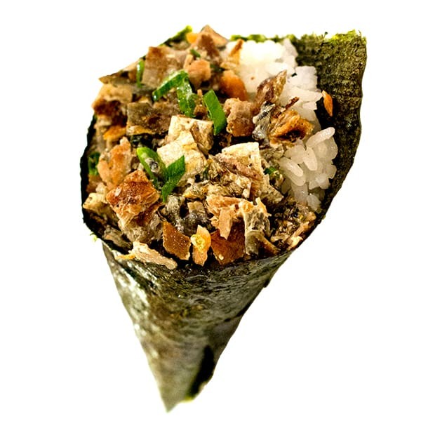 Deliciosa pele de salmão grelhado, com cebolinha, gergelim e molho teriaki